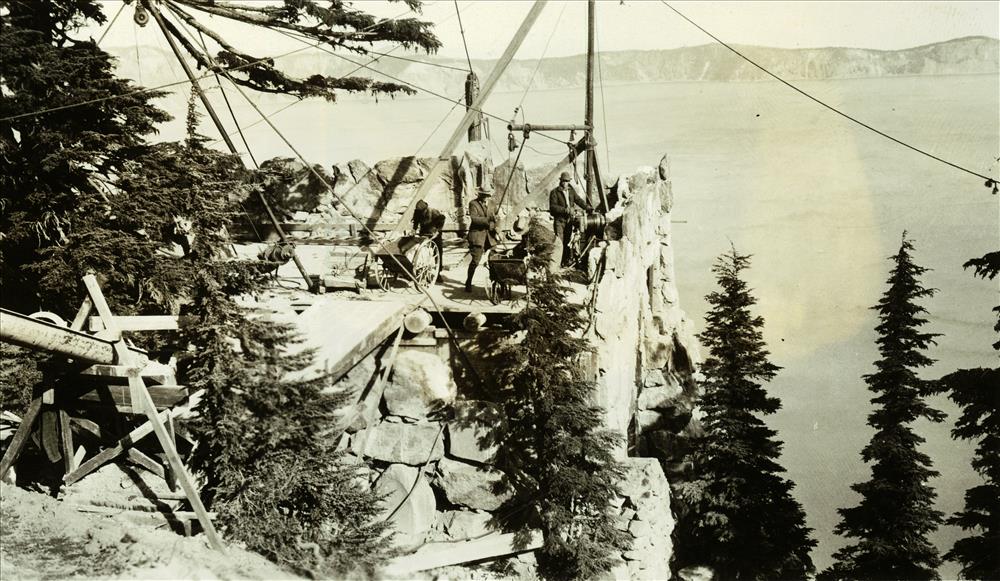 Construction of the Sinnott Memorial in Crater Lake NP, 1930s 2