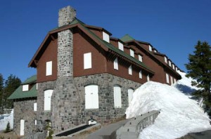 crater-lake-lodge-spring