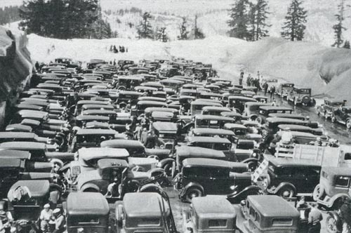 crater-lake-parking-lot