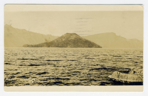 Title: Crater Lake, Ore. Postmark: Chico, Calif., Sep 26, 10 AM 1925 Stamp: 2 cents Card Number(s): 306 (front)